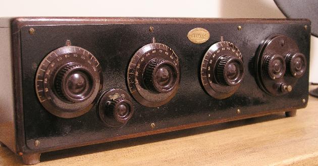 Atwater Kent Model 20 Compact