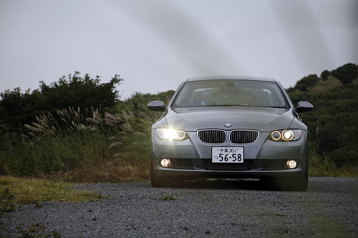 BMW 335iクーペ（FR/6AT）【試乗速報】 気負いなく乗れる駿足クーペ