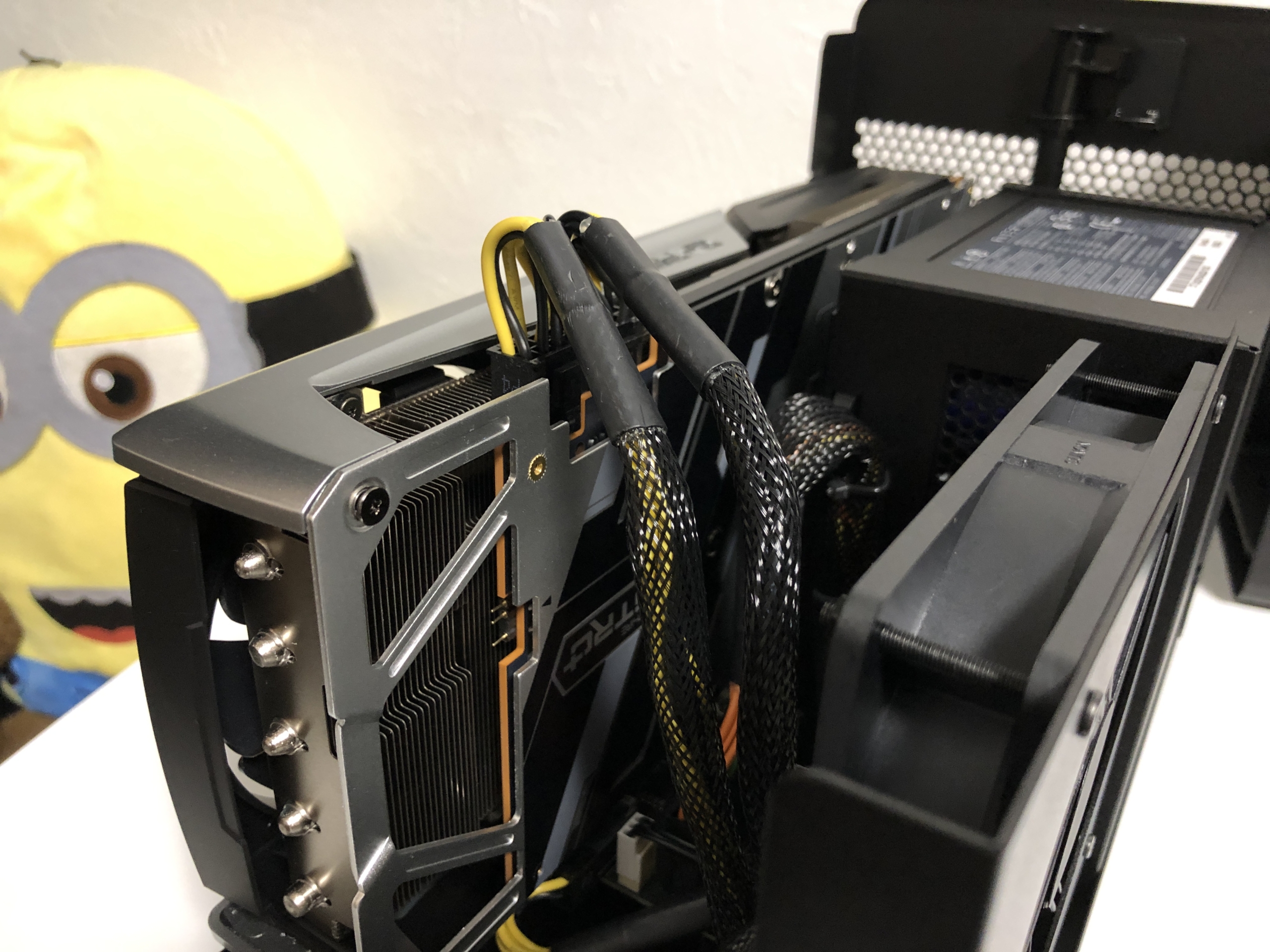 Macbook Proのグラフィックを強化してみた – RX 5700 XT Razer Core X