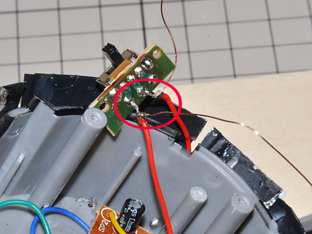 週刊零戦をつくる」プロペラ+エンジンサウンドシステムのスイッチ移設