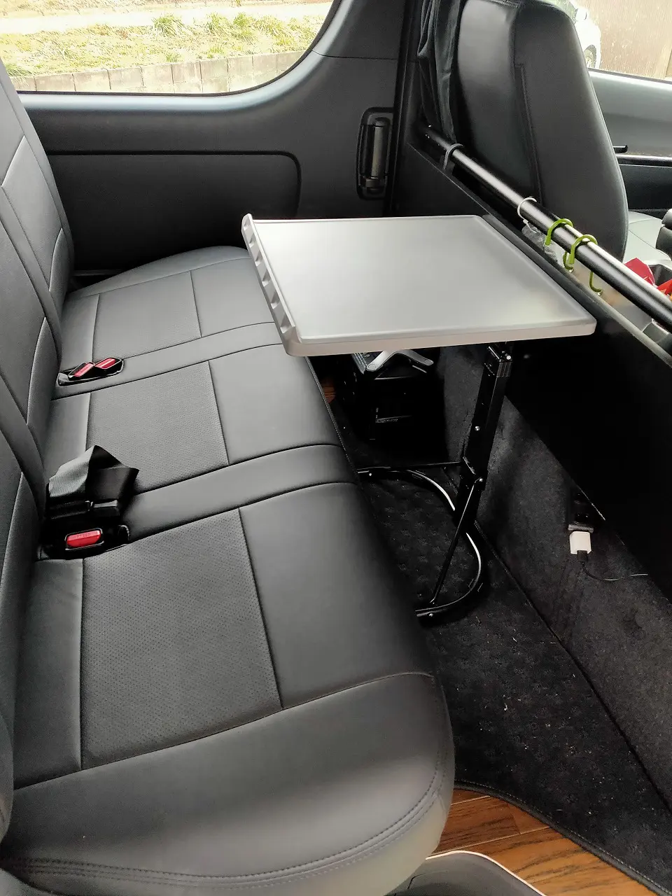 ハイエースにピッタリ！カインズのテーブル NFS-43 - 55HIACE くるま旅