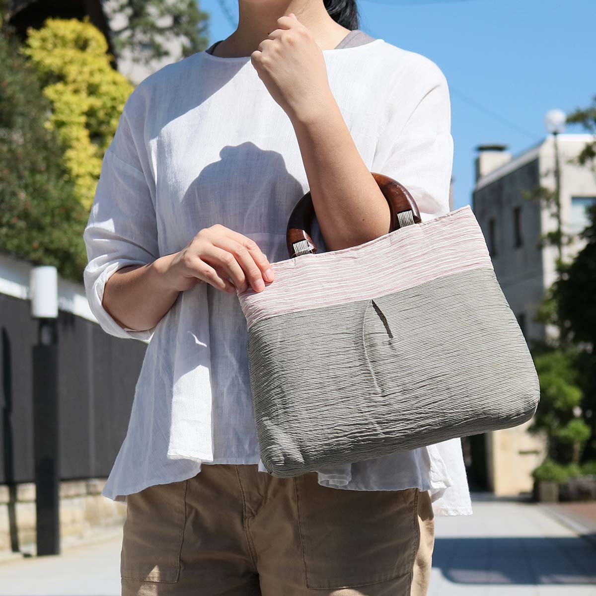 伝統工芸を日常に。贈り物にもおすすめの小千谷縮バッグ