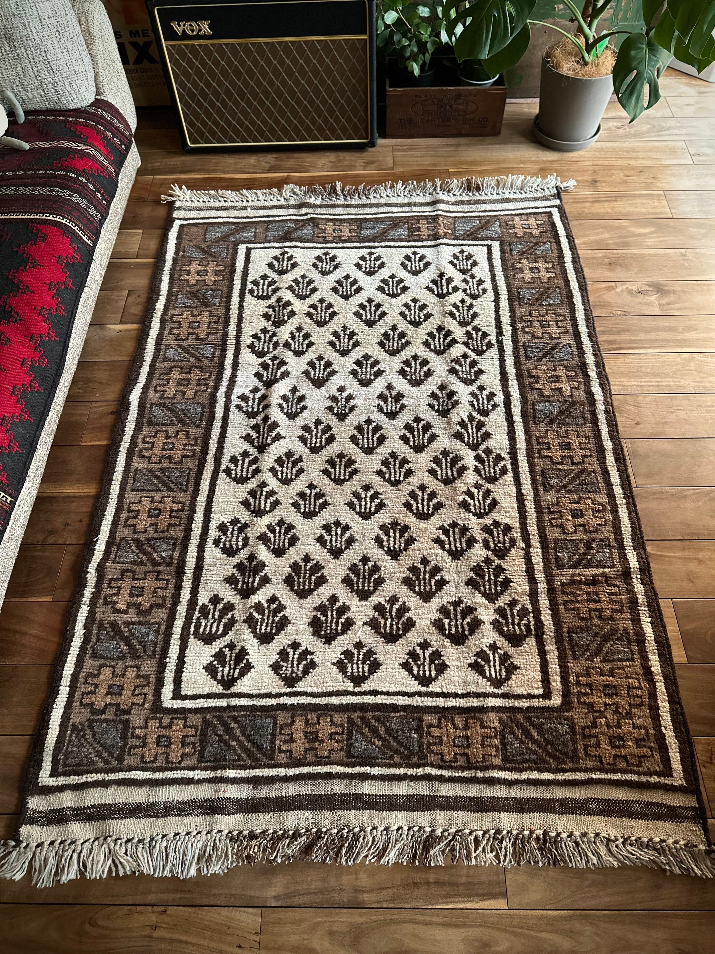 トライバルラグ タイマニ バルーチ ヴィンテージラグ プリミティブ