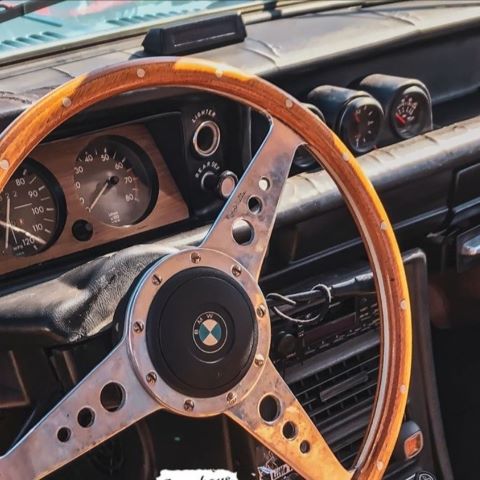 旧車におすすめのステアリング5選｜見た目も操作性もこだわるならコレ！