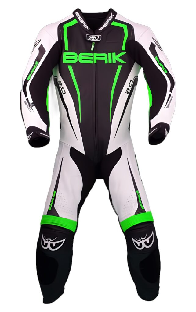 BERIKのレーシングスーツ・オフロード・モトジムカーナセットの試着が