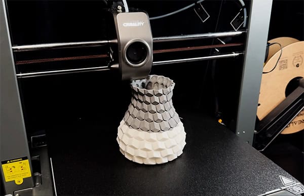 Creality Ender-3 V3 Plus Review - CoreXZ構造採用で高速＆安定！300