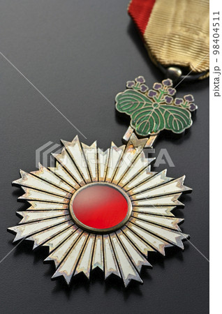 明治時代の勲章、勲六等単光旭日章の写真素材 [98404511] - PIXTA
