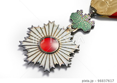 明治時代の勲章 勲六等単光旭日章の写真素材 [98837617] - PIXTA