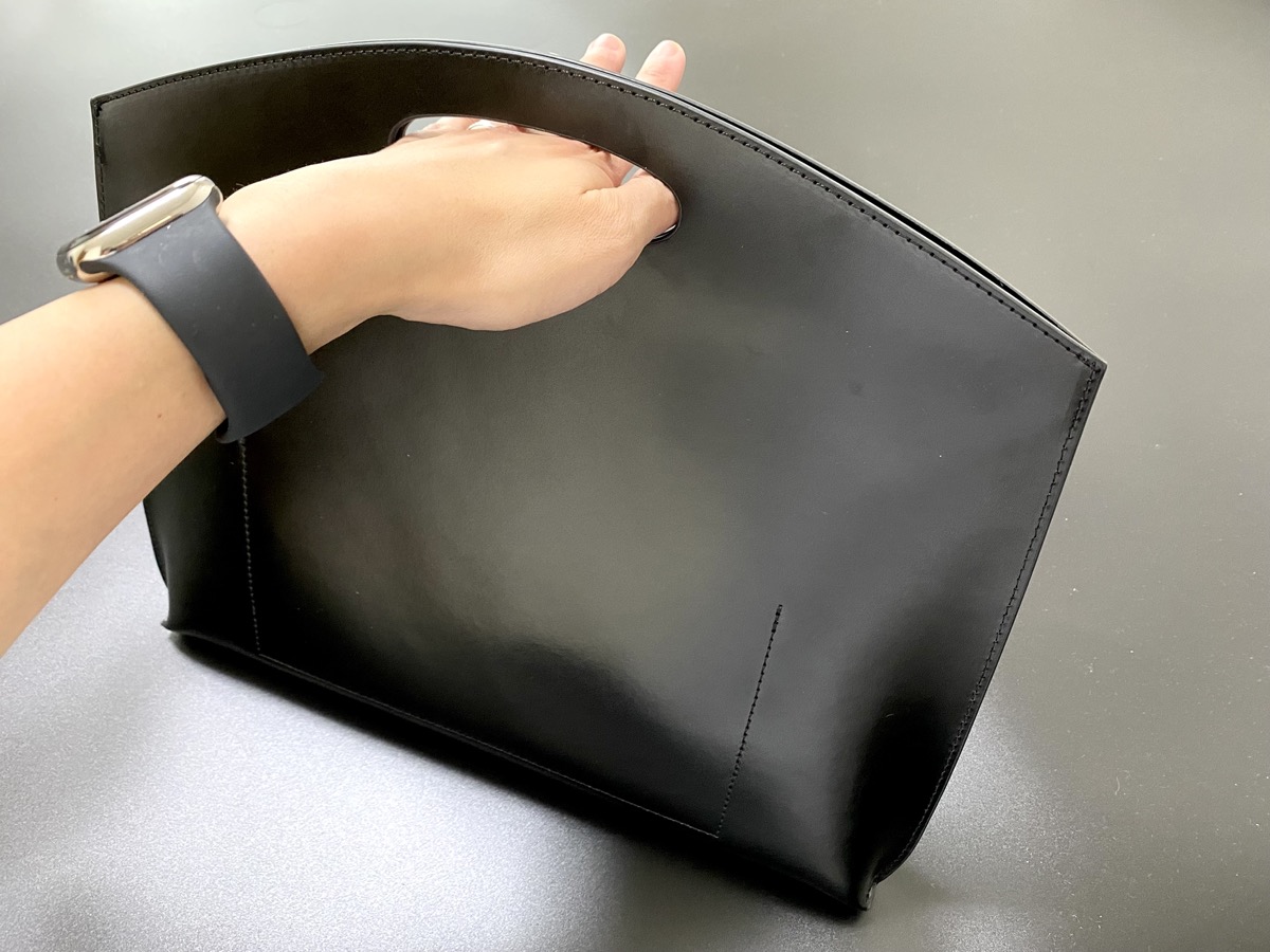 PELULU.TOKYO】ミニマリスト向け！おしゃれなPCレザーバッグ - たむろぐ