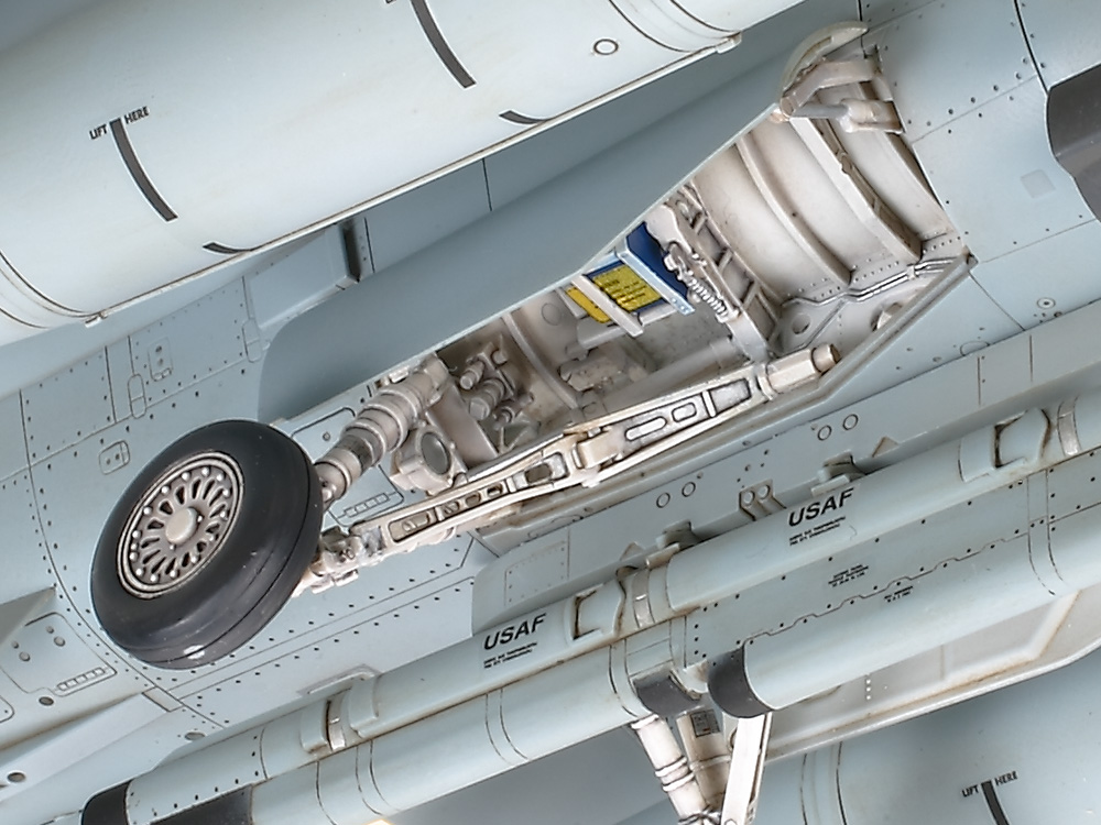 1/48 F-16C ［ブロック25/32］アメリカ州空軍: スケールモデル｜TAMIYA