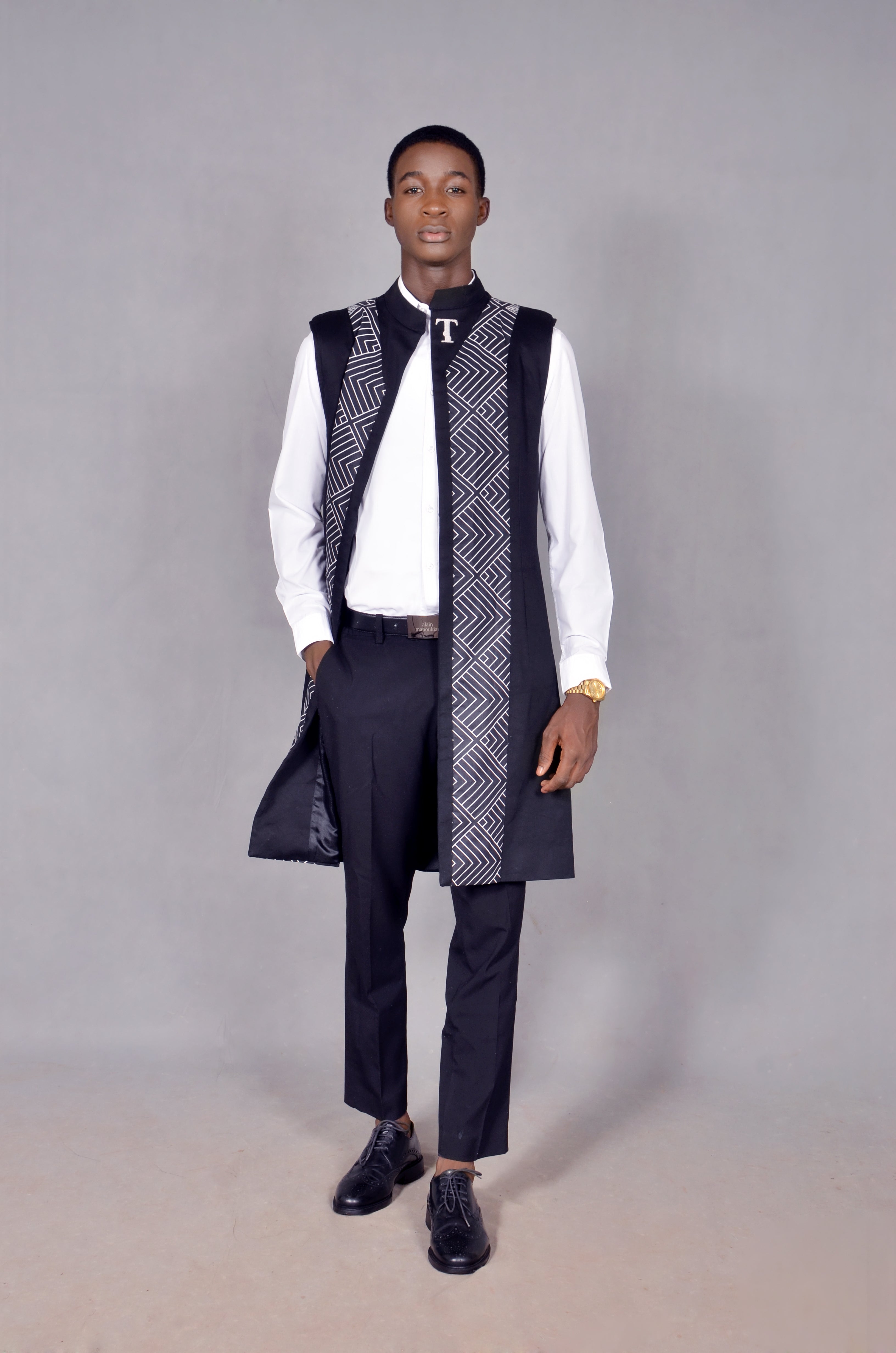 Black Night Sleeveless Coat – Tankoua Couture