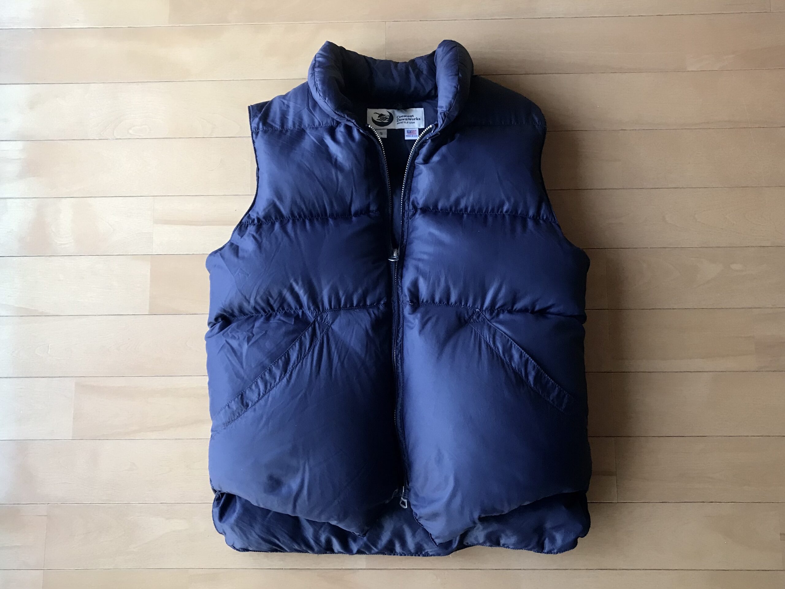 CRESCENT DOWNWORKS NBNW】一生の相棒になるダウンベスト | シンプルに