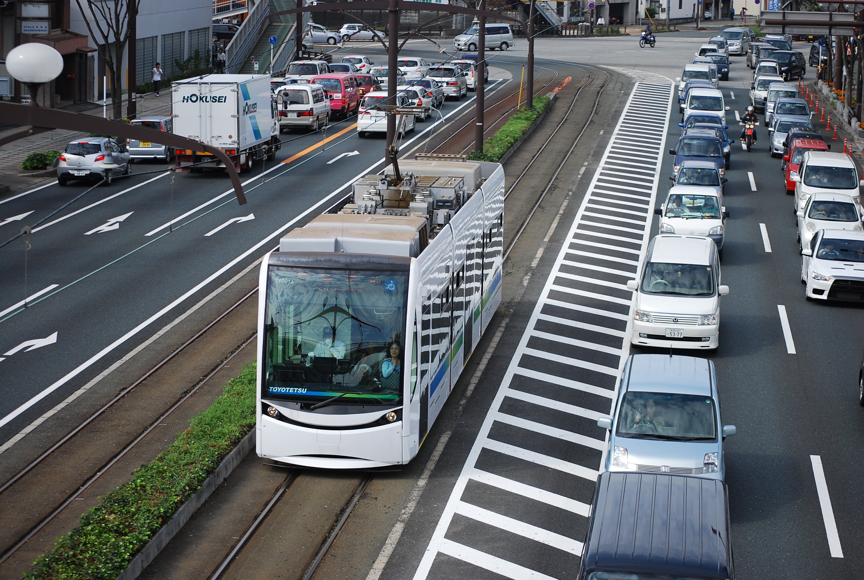 私の街の路面電車】日本で唯一、国道1号を走る路面電車 豊橋鉄道市内線
