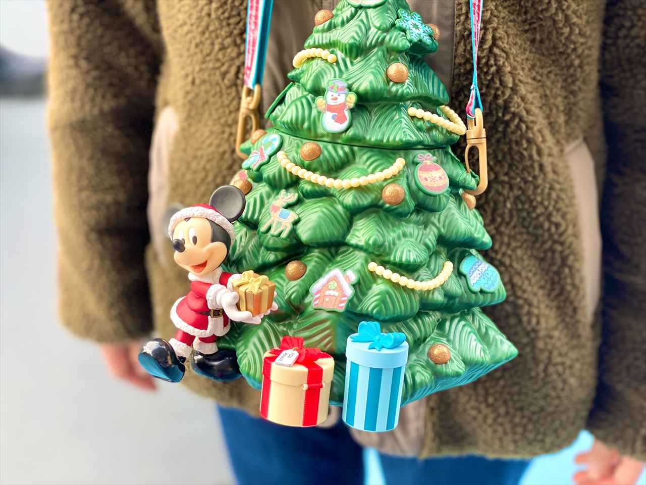 販売休止中、再開は？】ディズニーの可愛すぎるクリスマスツリー型