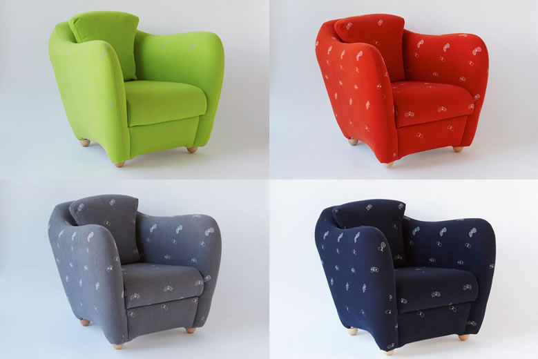 ミナ ペルホネンの生地をまとったイデーの定番コンパクトソファ、数量