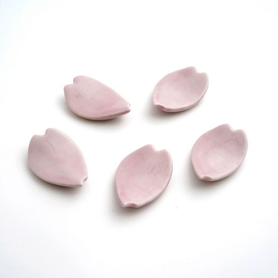 京焼・清水焼 箸置き 【京焼・清水焼】ピンク桜 花びら形箸置〈5個
