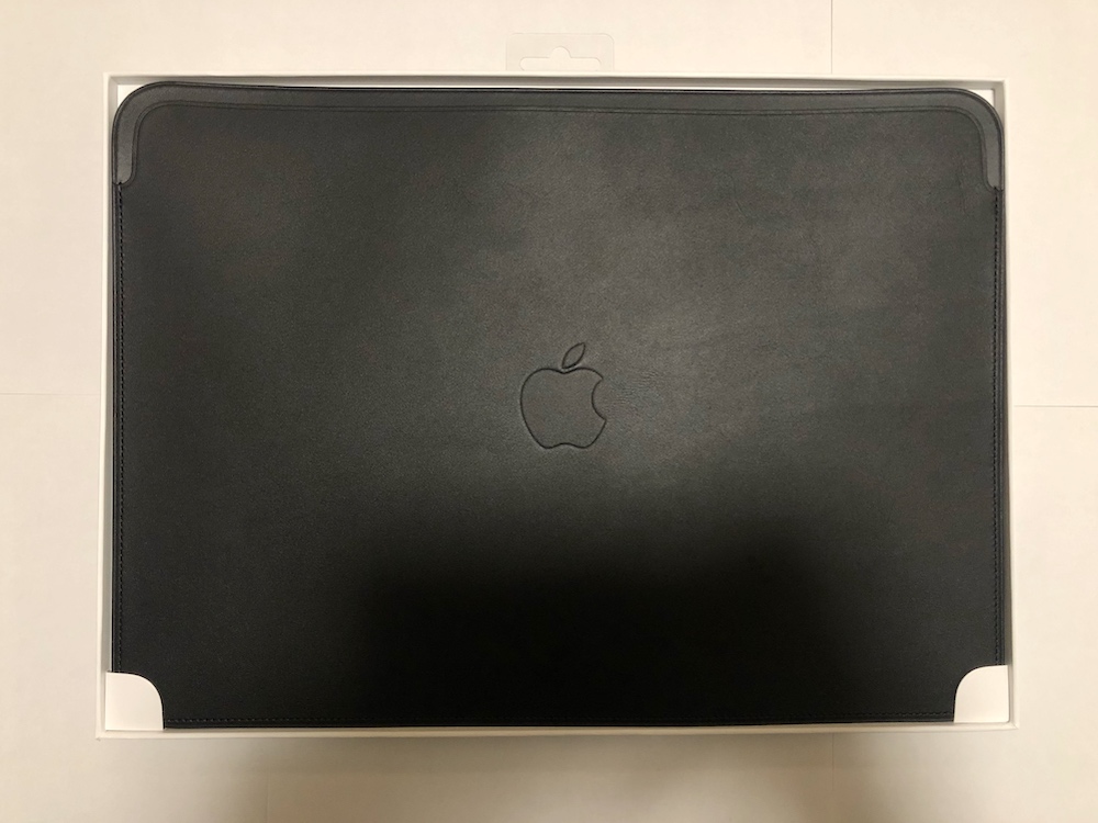 純正】13 インチ MacBook Air / Pro 用レザースリーブ レビュー