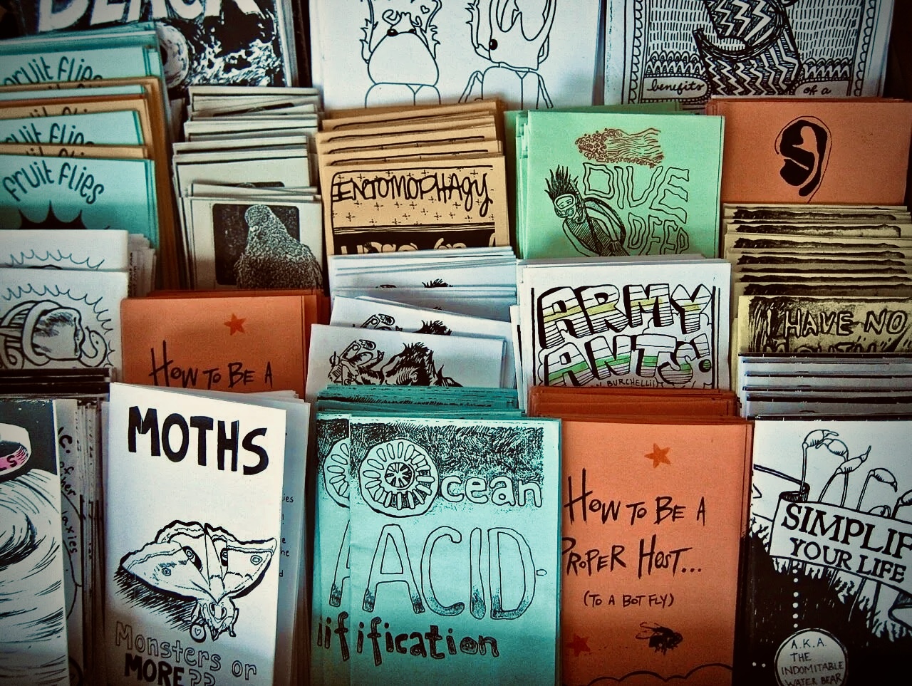 ZINE（ジン）とは？ 】アートブック との違いを徹底解説！それぞれの