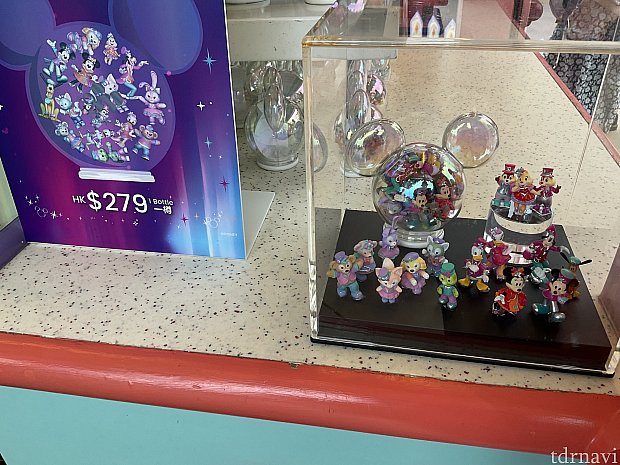 どれだけ入る？香港ディズニーランドの20周年記念ミニフィギュア詰め