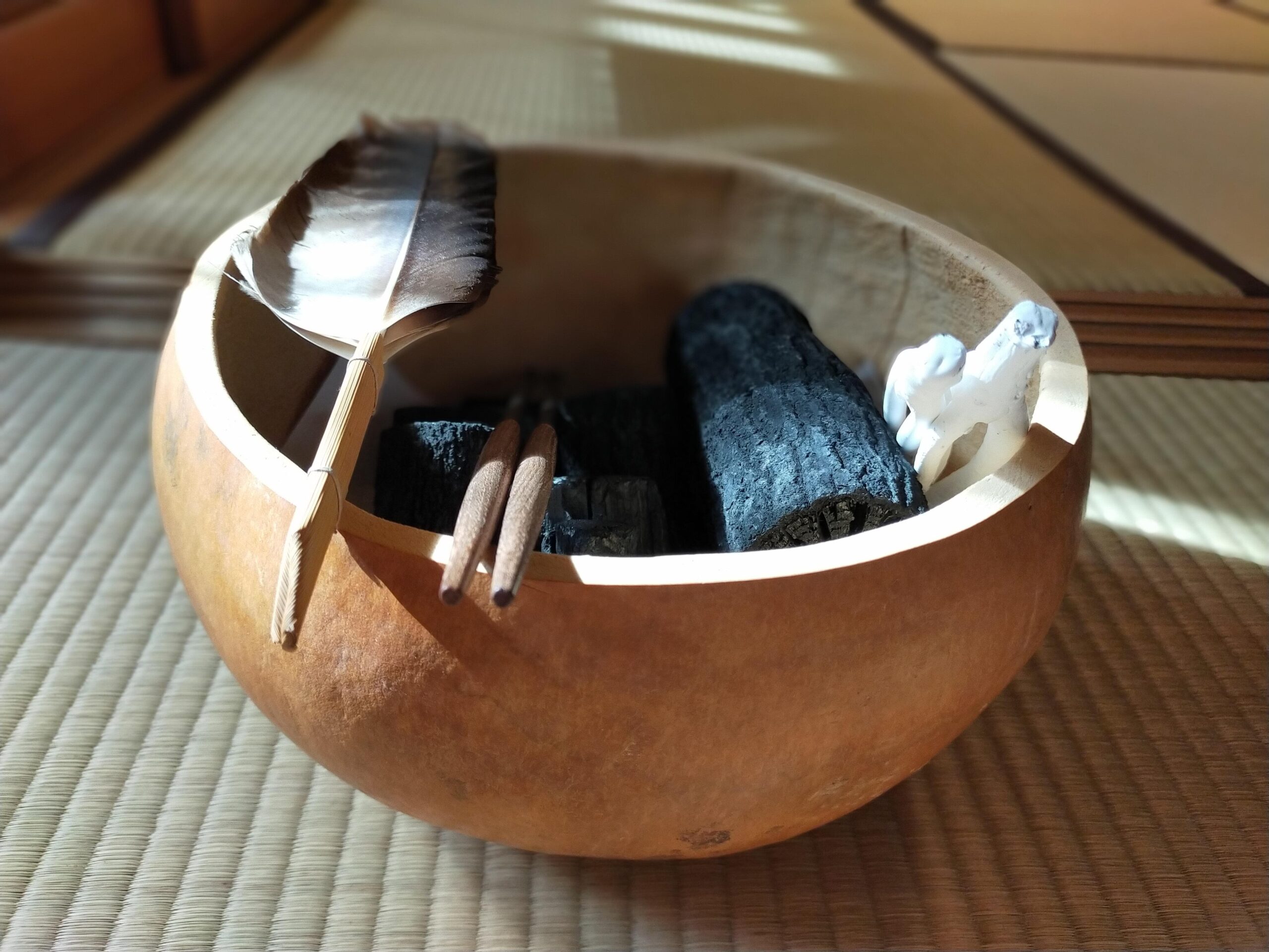 ふくべ炭点前】口切りの時期に登場する瓢の炭斗