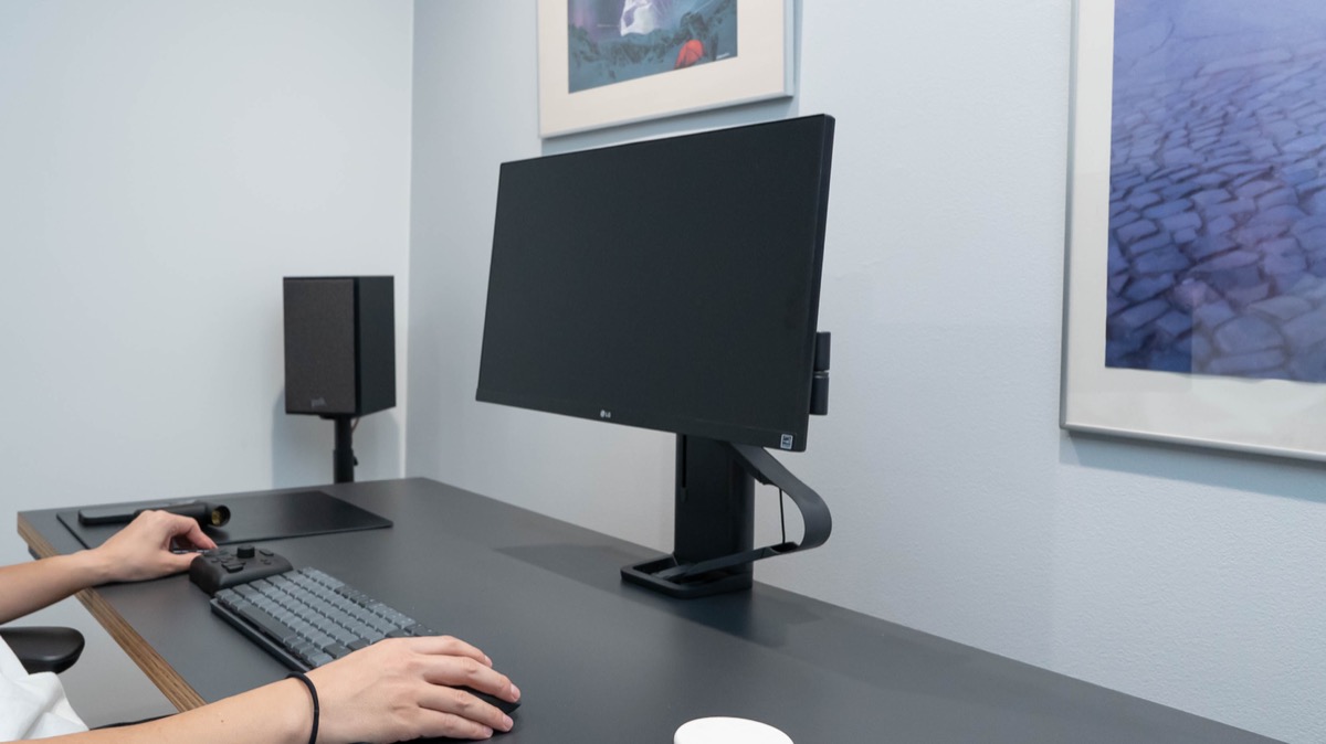 エルゴトロンTRACEモニターアームレビュー！ 頻繁にモニター高さを