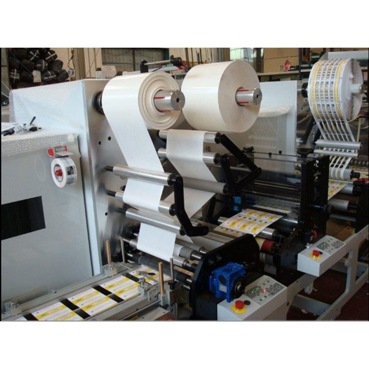 プラティ ラベル加工機 VEGA Plus Booklet - All Products | DKSH