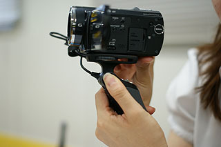 三脚付きシューティンググリップ『GP-AVT1』プチ店員の声 - ソニーの新