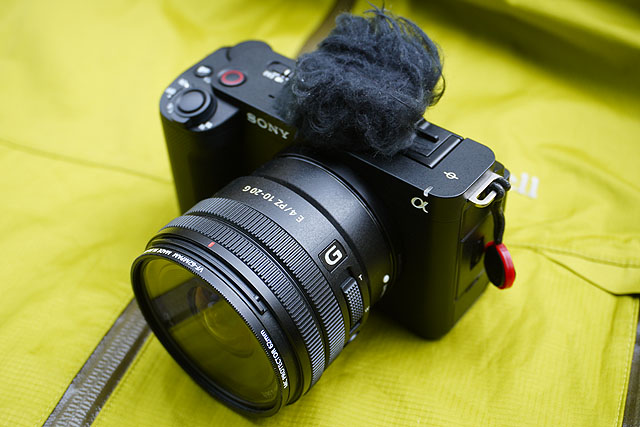 レポート】フルサイズVlogcam『ZV-E1』で使うAPS-Cレンズの話 - ソニー