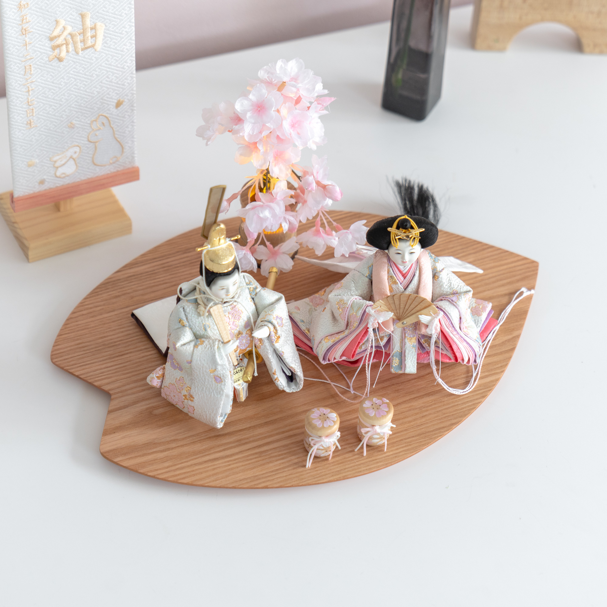 コンパクトでかわいい「ことの豆立ひな」