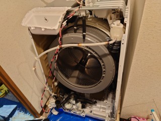 日立、ドラム式洗濯機(BD-SV110C)、川崎市多摩区で分解清掃 | 相模原市