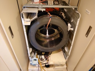 東芝、ドラム式洗濯機(TW-117A6)、東京都港区で分解清掃 | 相模原市