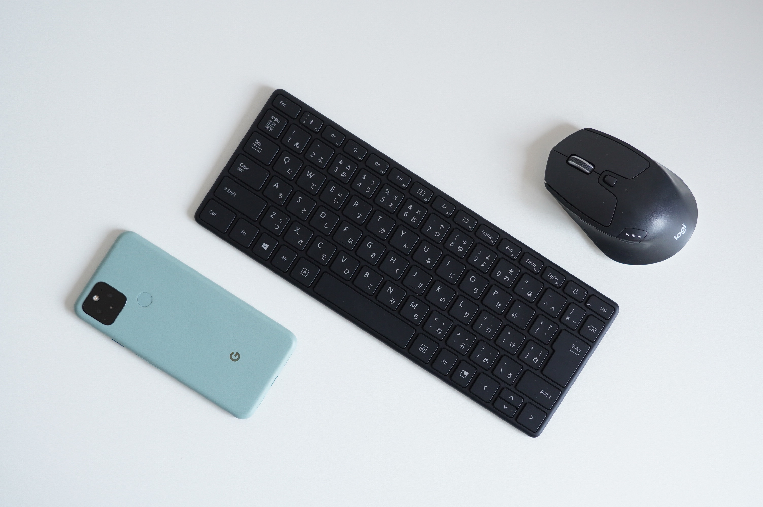 Microsoft Designer Compact Keyboardレビュー：シンプルなモバイル