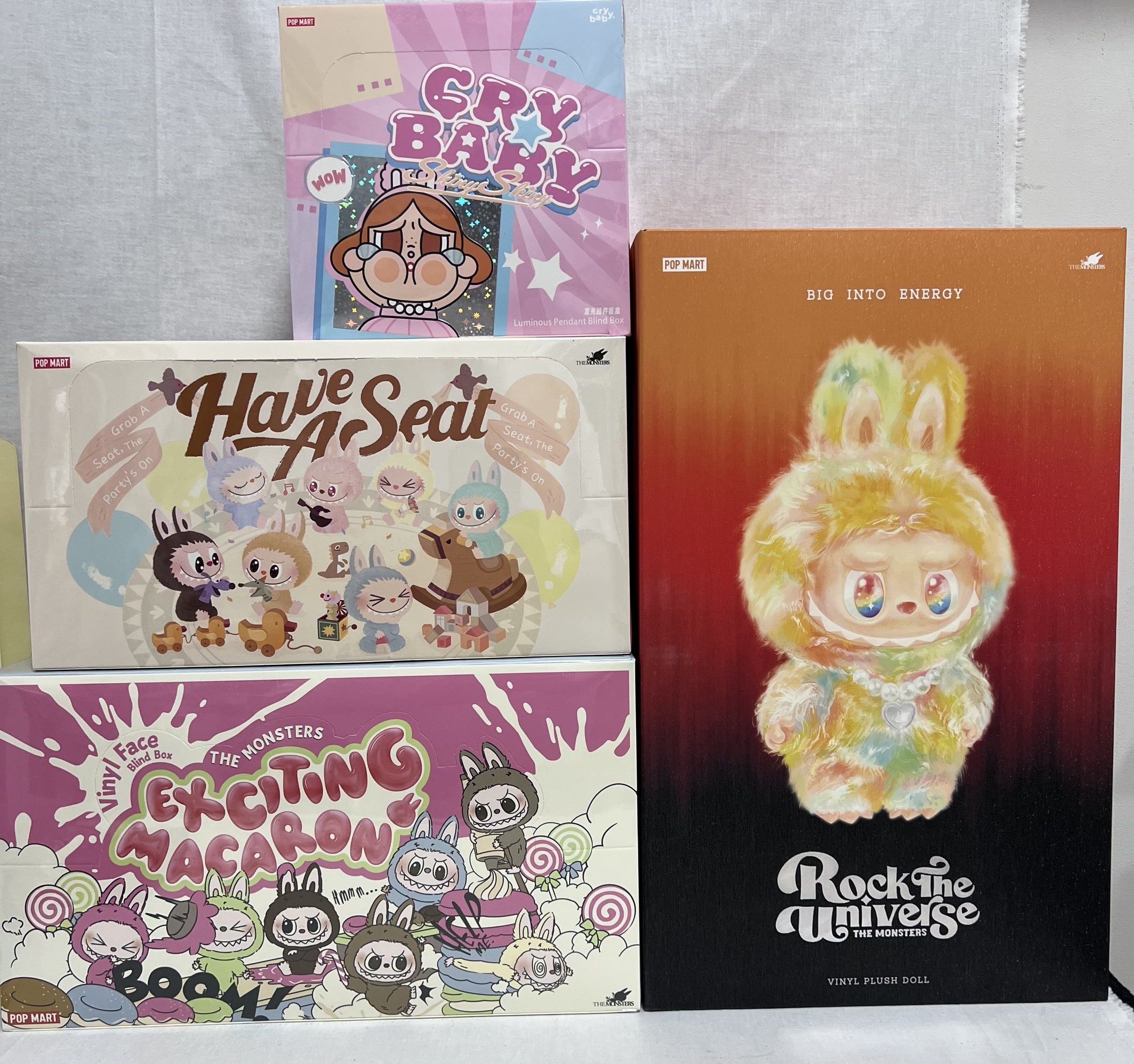 LABUBU(ラブブ)最新ロック・ザ・ユニバースでかぬいぐるみや各種