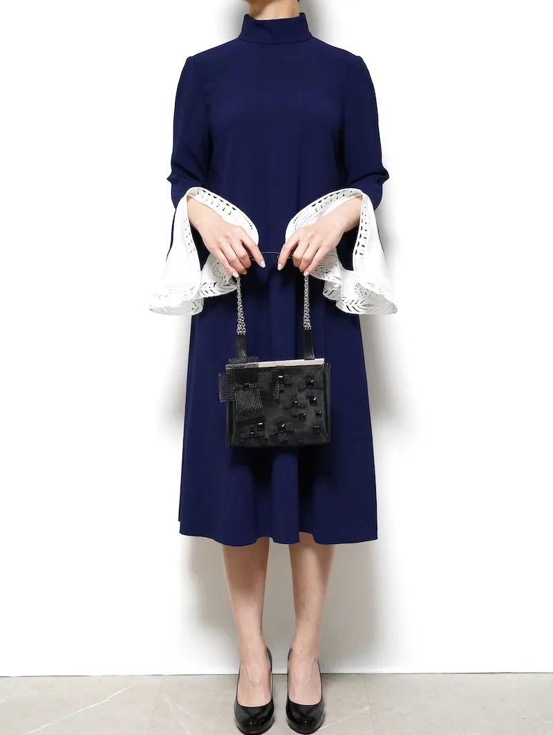 Mame Kurogouchi（マメ クロゴウチ） レースカフスAラインハイネック