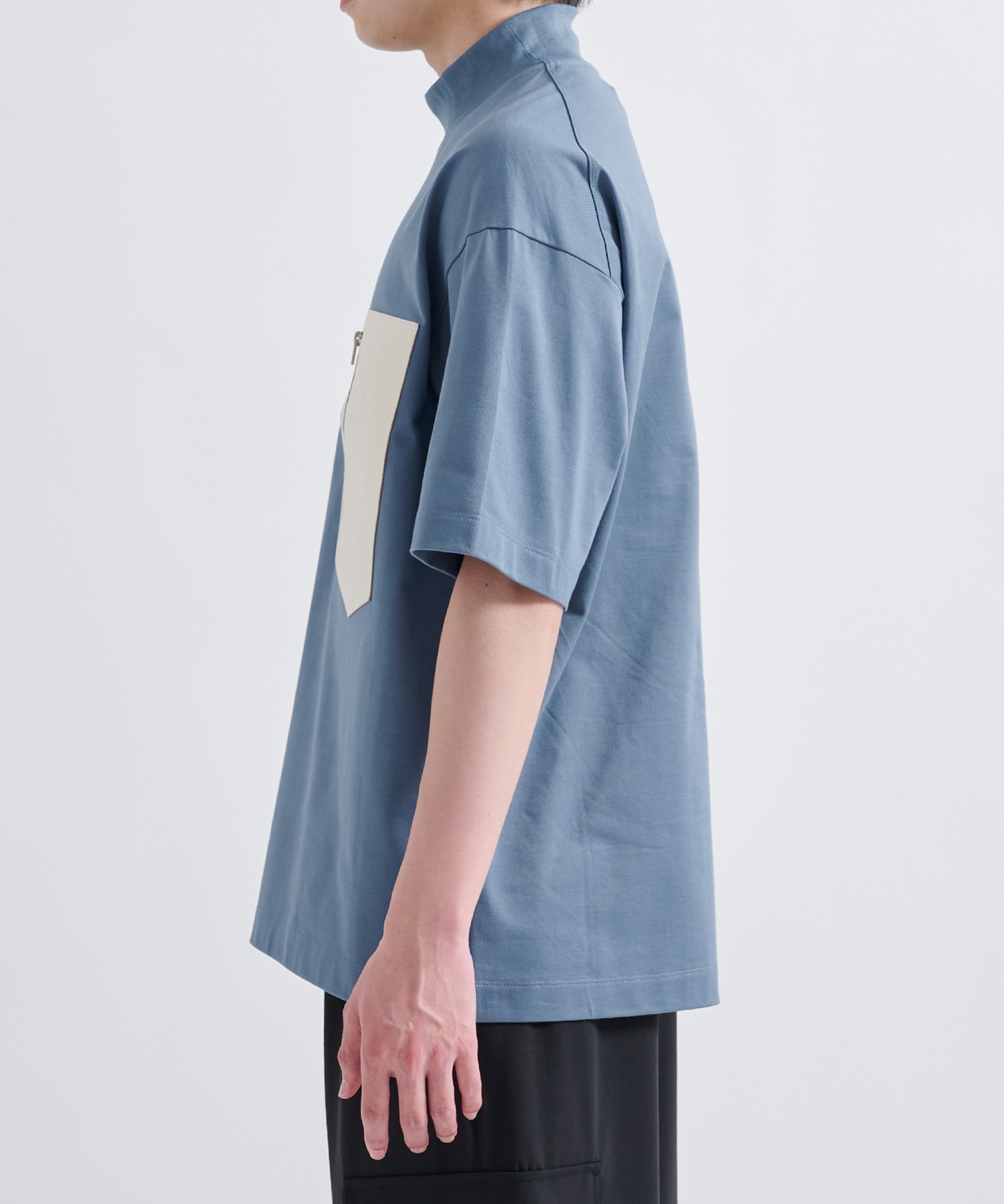 Mockneck QualiTEE With Washable Leather Pocket | THE TOKYO