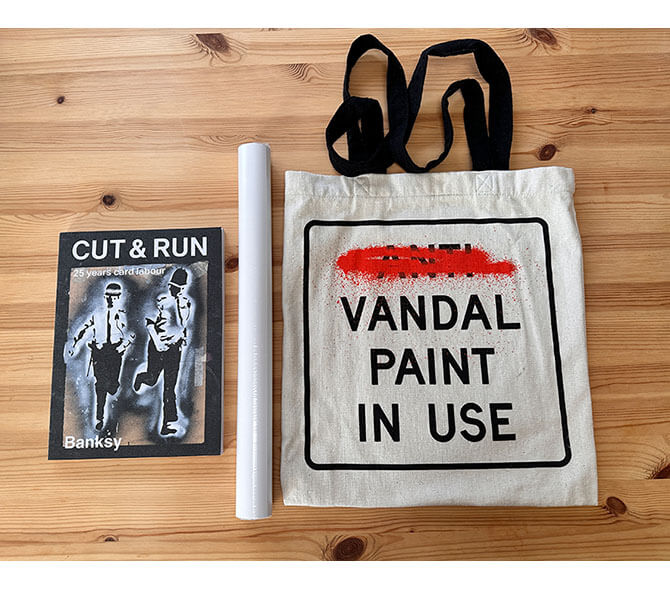 バンクシーの作品集：実はこれだけがバンクシー公認！ | The Art of Banksy