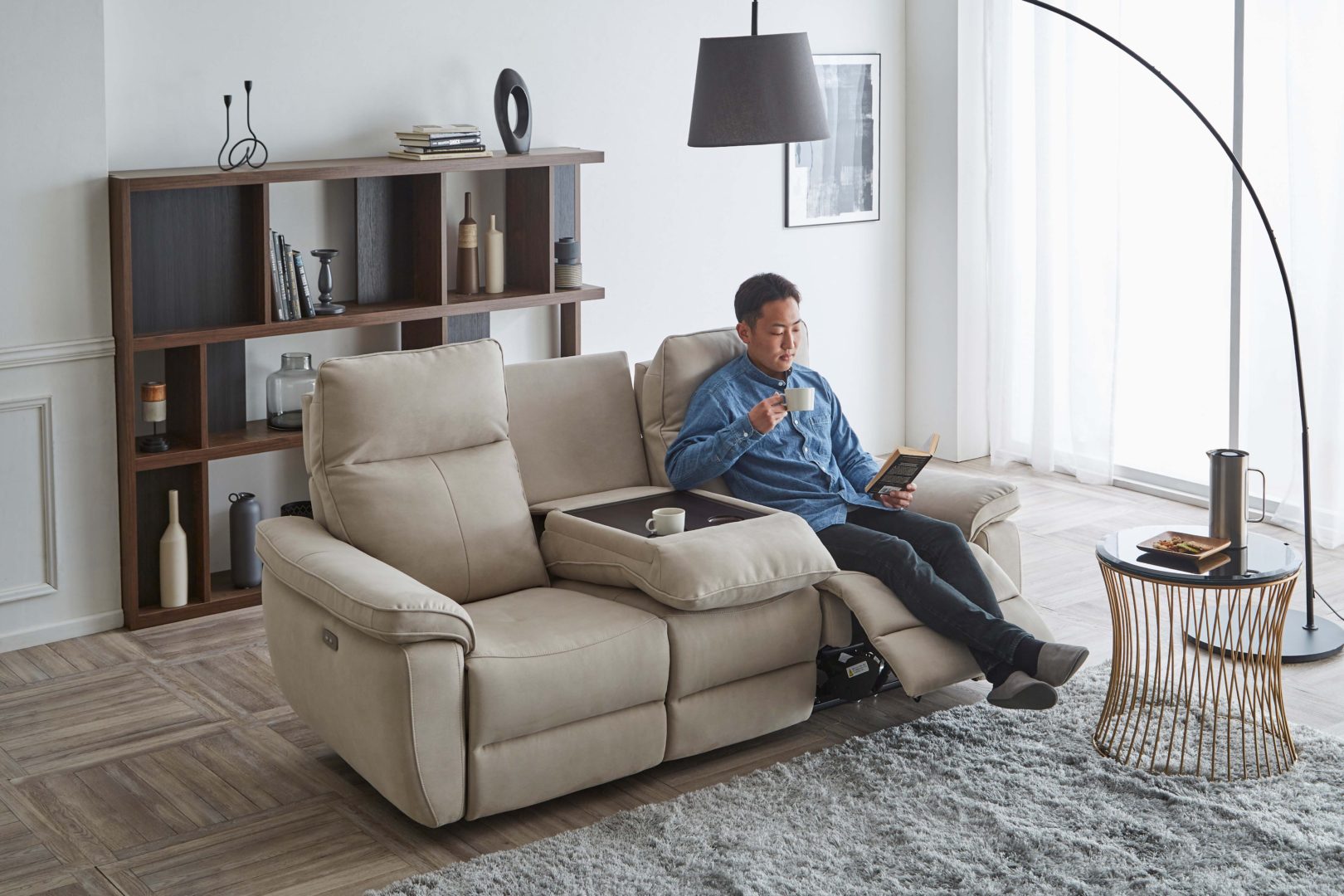 マニー電動リクライニングソファ | 沖縄県のブランド家具 カーテン