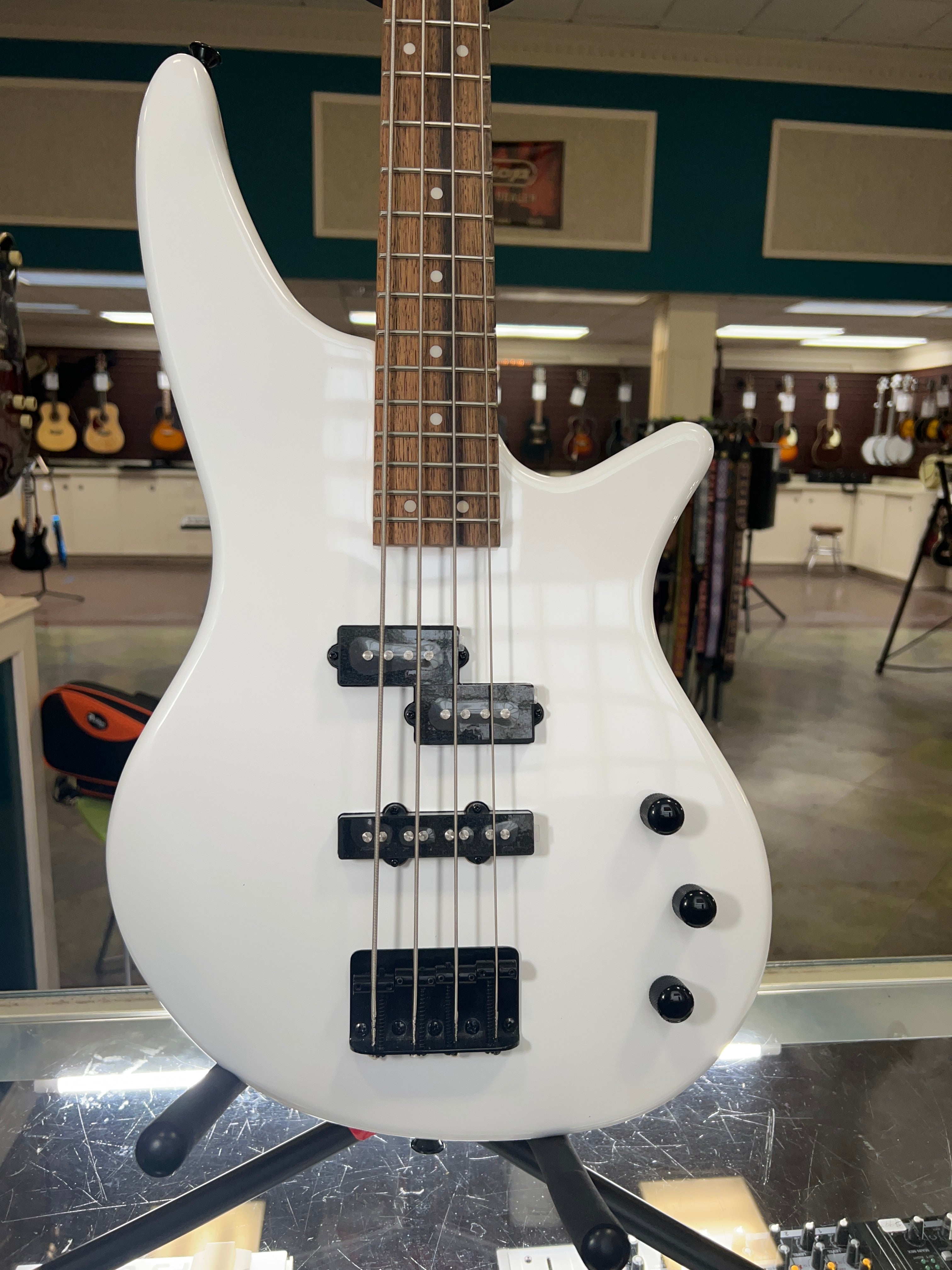 IMG_9067.jpg?v=1715362861&