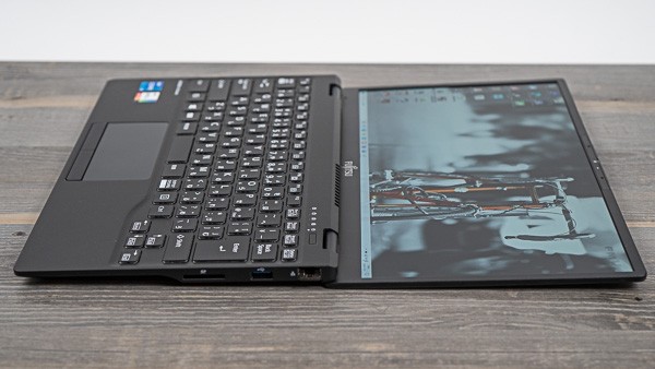 富士通 LIFEBOOK WU-X/E3 (UH-X/E3)の実機レビュー - the比較