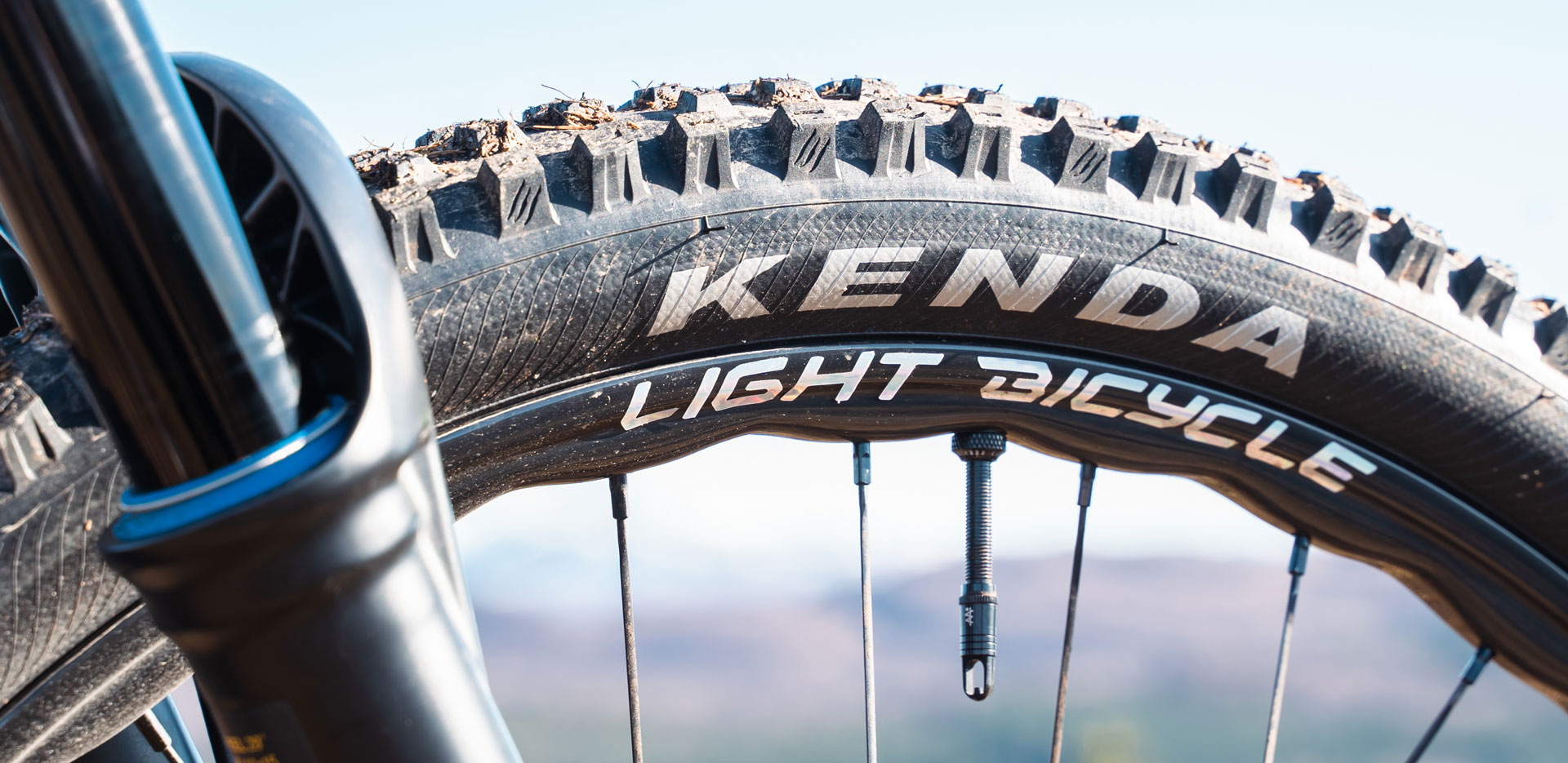 Review: Light Bicycle AM930S I9 Hydra Wheelset | The Loam Wolf