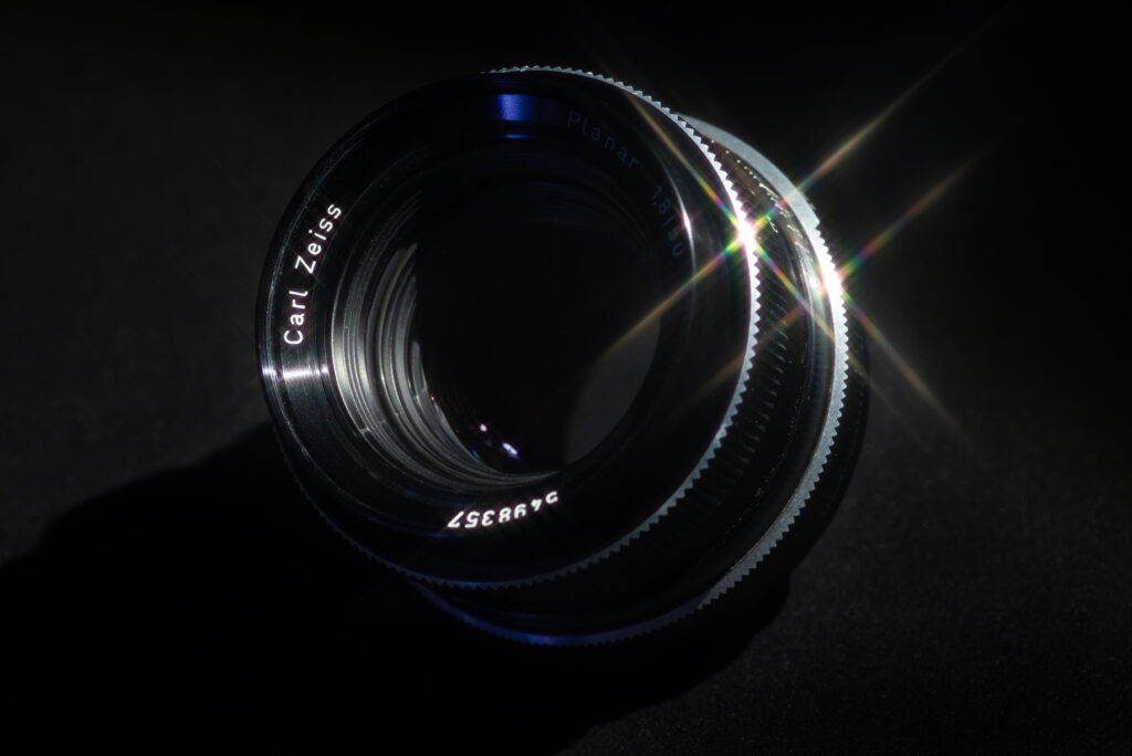 Legacy Lens Review: Carl Zeiss Planar 50mm f1.8 QBM - The Noisy