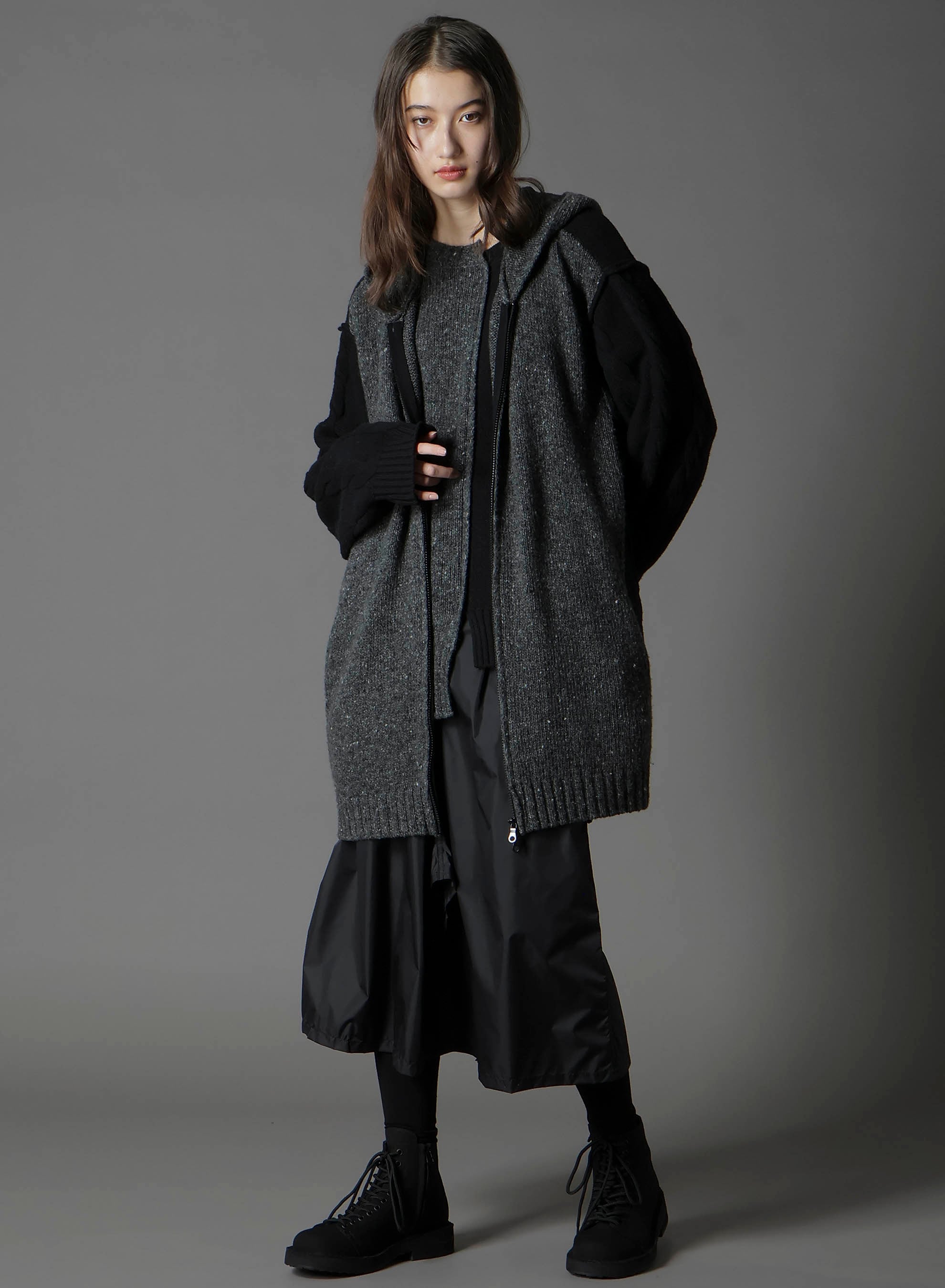 FINE MERINO WOOL CABLE SWITCH UNBALANCE HOODIE(XS Black x Gray