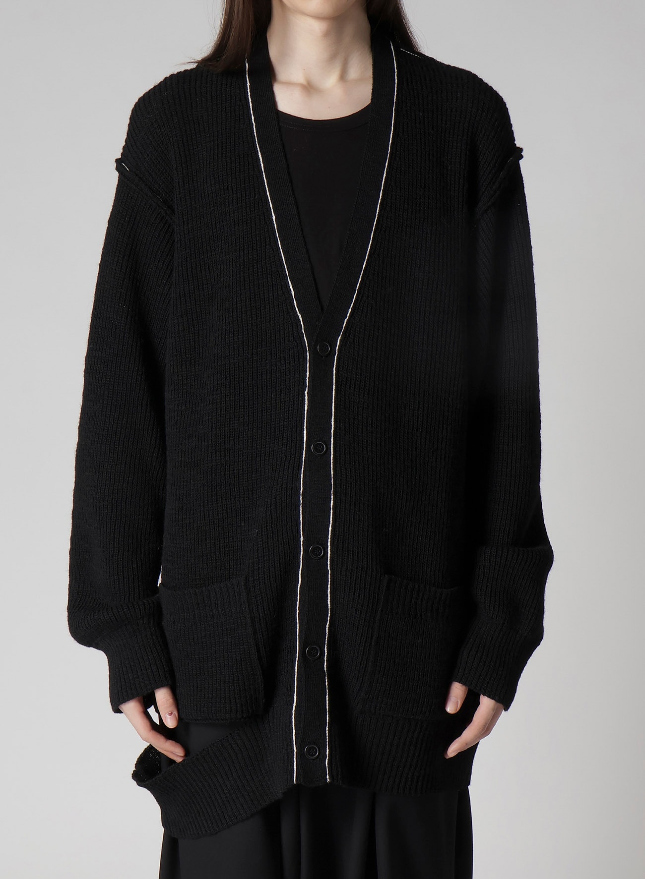 HALF CARDIGAN SLIT DETAIL V NECK CARDIGAN(FREE SIZE Black): Soldes