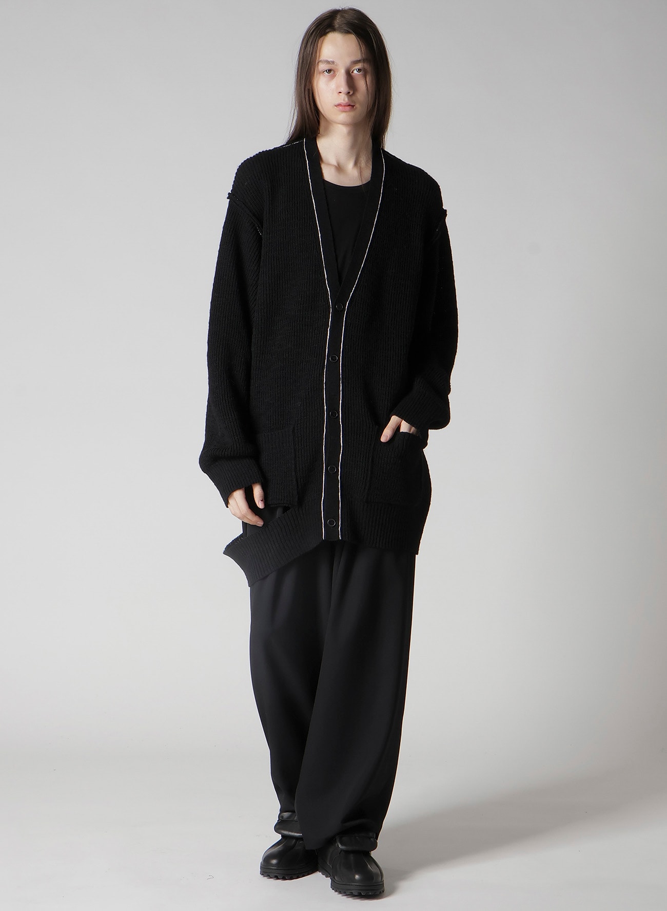 HALF CARDIGAN SLIT DETAIL V NECK CARDIGAN(FREE SIZE Black): Soldes