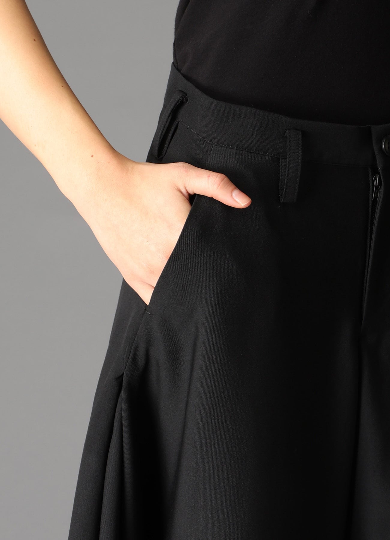W/GABARDINE BIG TUCK PANTS B(S Black): LIMI feu｜THE SHOP YOHJI