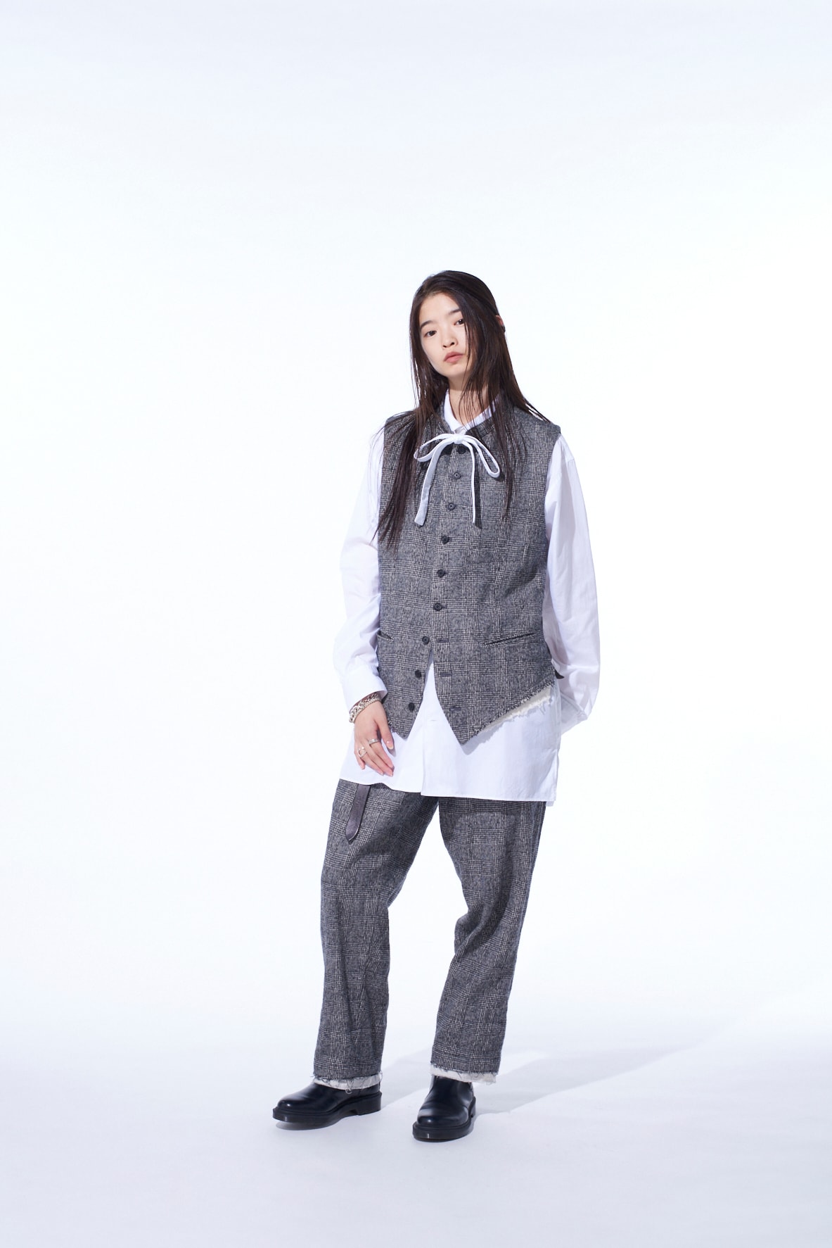 GLEN CHECK CUT-OUT HEM STAND COLLAR VEST(M Grey): S'YTE｜THE SHOP