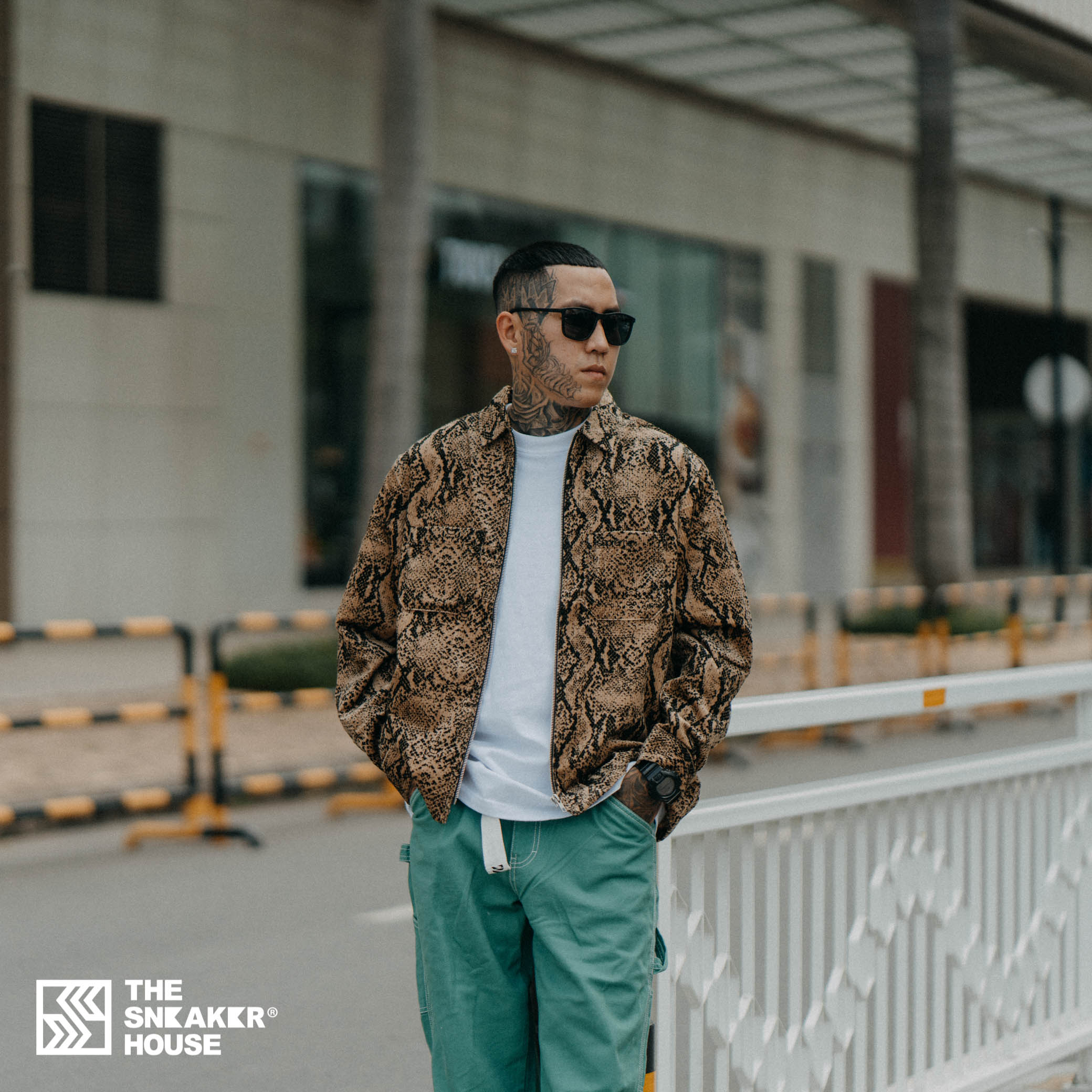 Snakeskin Corduroy Zip Up Shirt | The Sneaker House | Supreme Việt Nam