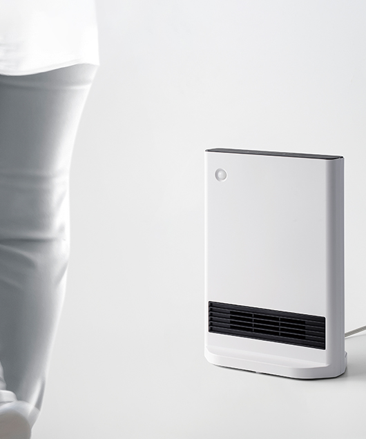 CERAMIC HEATER（首振り機能付 大風量スリムセラミックヒーター 節電