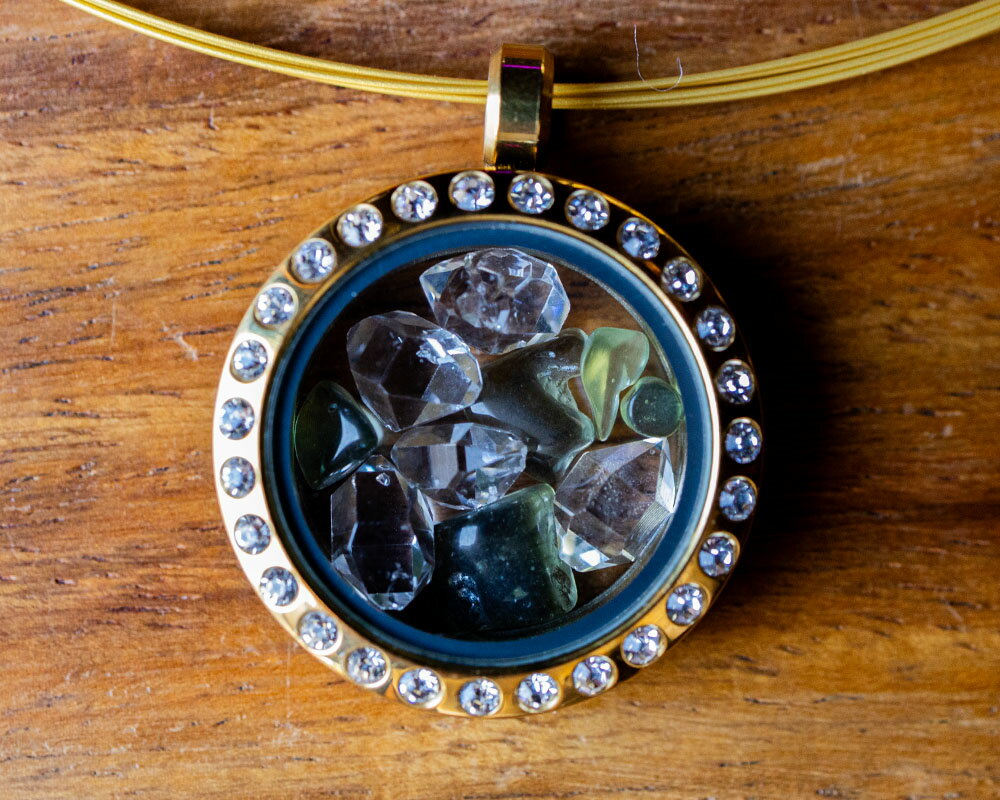 楽天市場】モルダバイト h & eの通販