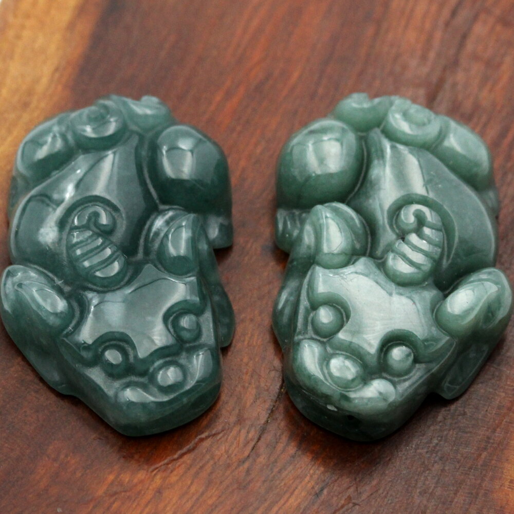 中国の翡翠の手彫り品 貔貅(ひきゅう) 中国の翡翠の手彫り品 貔貅(ひ